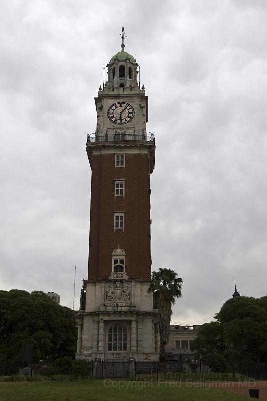 20071201_180957  D2X 2667X4000.jpg - English Tower, now renamed post Falkland Island war), Buenos Aires